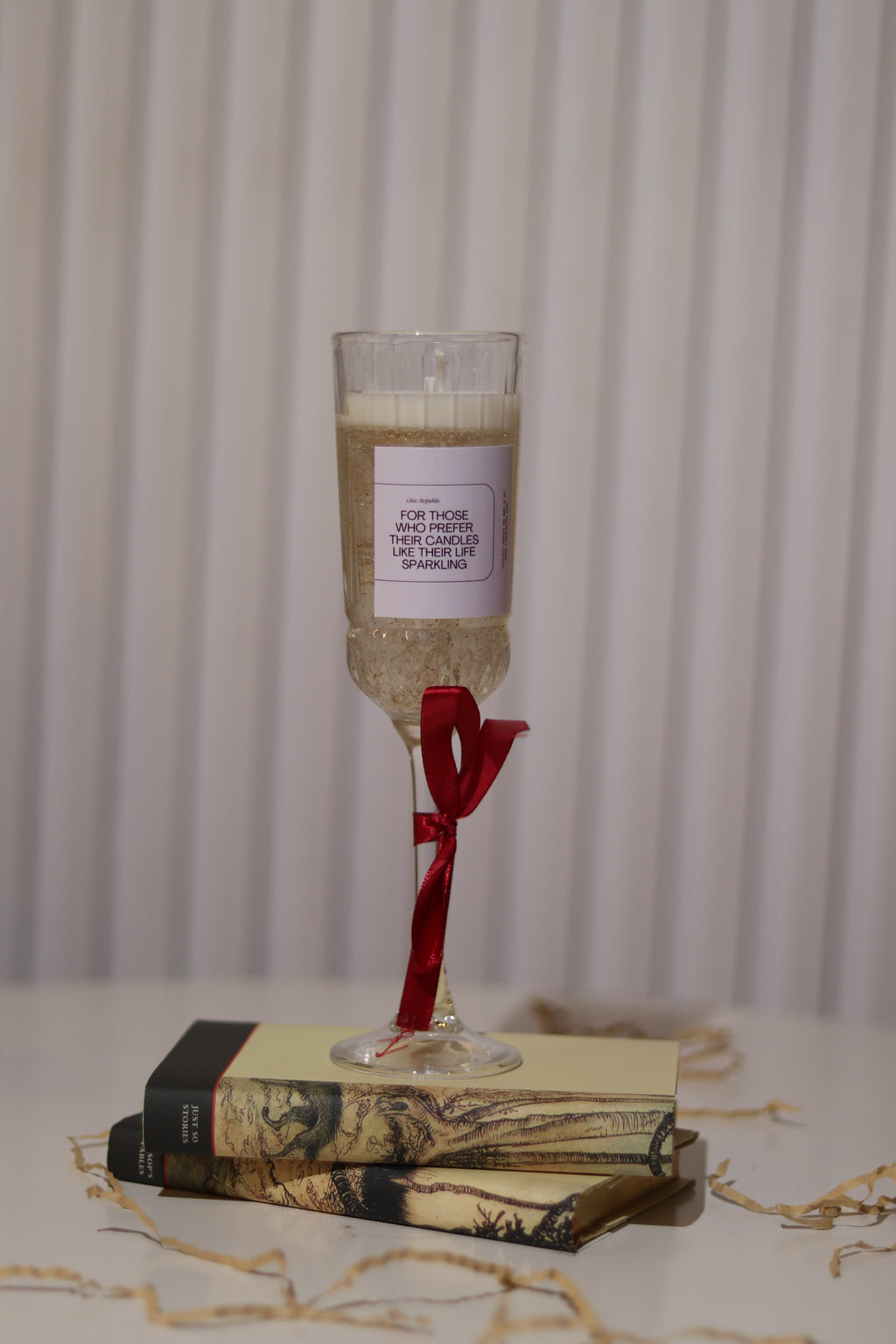 Champagne Glow Candle – Luxe Bubbly Scent
