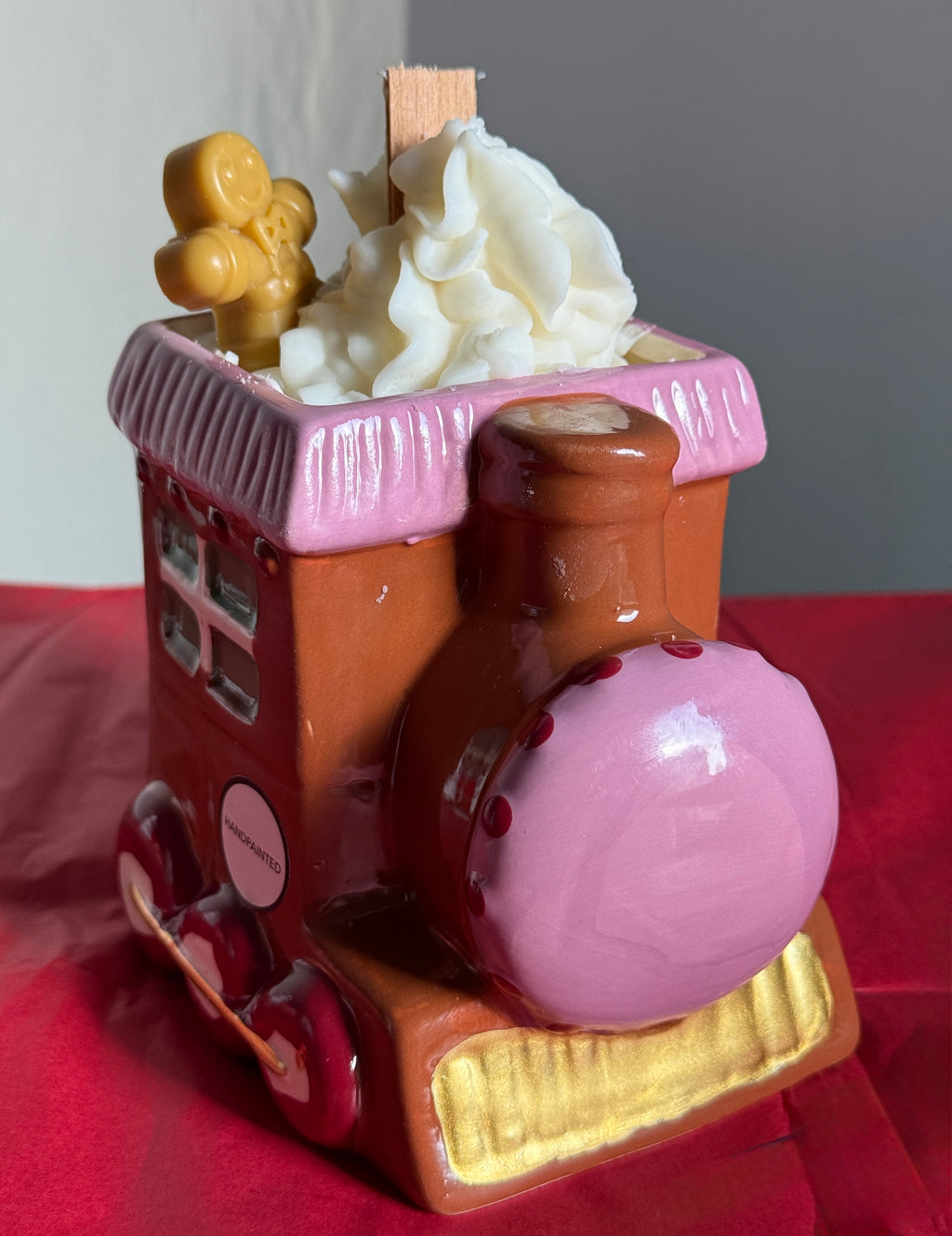 Gingerbread Train Candle – Limited Christmas Edition 🚂🍪