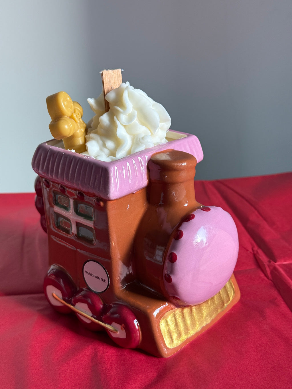 Gingerbread Train Candle – Limited Christmas Edition 🚂🍪