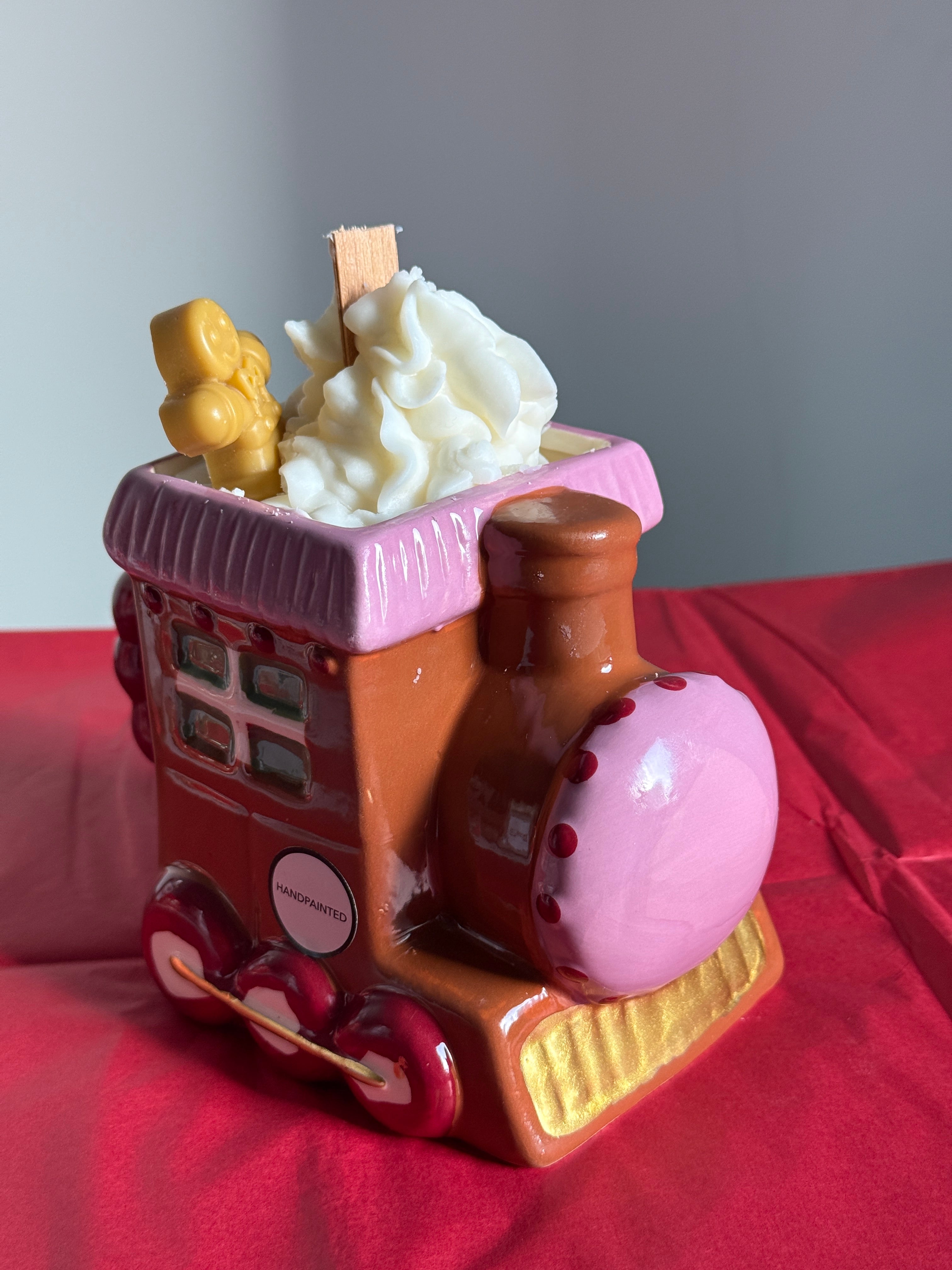 Gingerbread Train Candle – Limited Christmas Edition 🚂🍪